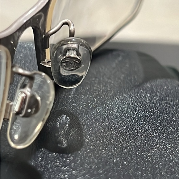 CHANEL “frames” - Picture 12 of 14